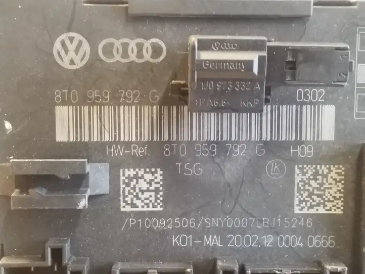 Audi A4 S4 B8 8K (2007 - 2011) 8T0959792G Блок управления дверью — фото 2