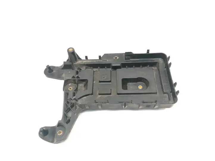 Volkswagen PASSAT B6 (2005 - 2010) 1K0915333C Площадка аккумулятора — фото 1