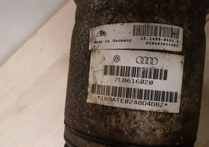 Audi Q7 4L (2005 - 2009) 7L8616020 Задняя пневмостойка — фото 3