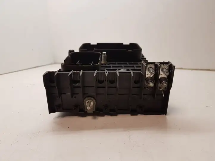 Audi A3/S3 8L (2000 - 2003)  1K0937124H Блок предохранителей