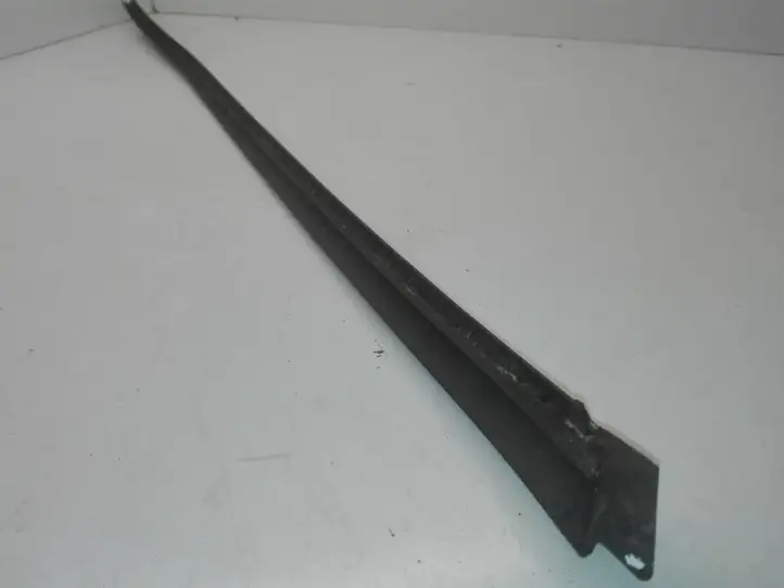 Audi A3/S3 8L (2000 - 2003) 8P0854328 Накладка стоек лобового стекла — фото 2