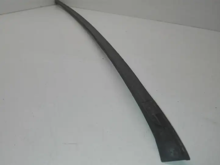 Volkswagen PASSAT B6 (2005 - 2010) 3C0854328A Накладка стоек лобового стекла — фото 3