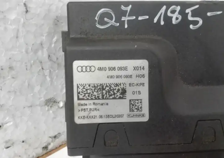 Audi Q7 4M (2015 - ) 4M0906093E Блок управления топливным насосом — фото 3