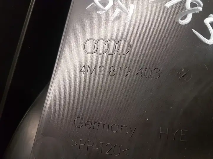 Audi Q7 4M (2015 - ) 4M2819403 Накладка стоек лобового стекла — фото 4