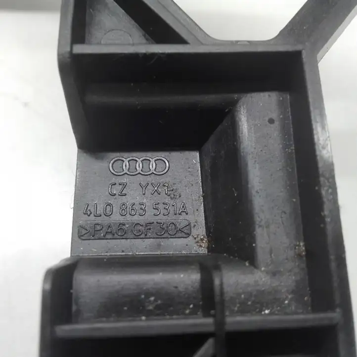 Audi Q7 4L (2005 - 2009) 4L0863531A Прочие детали салона — фото 1