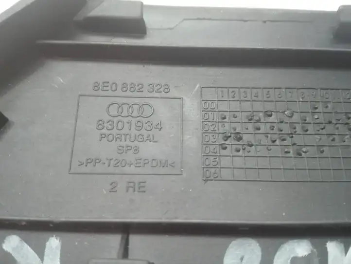 Audi A4 S4 B7 8E 8H (2004 - 2009) 8E0882328 Прочие детали салона — фото 3