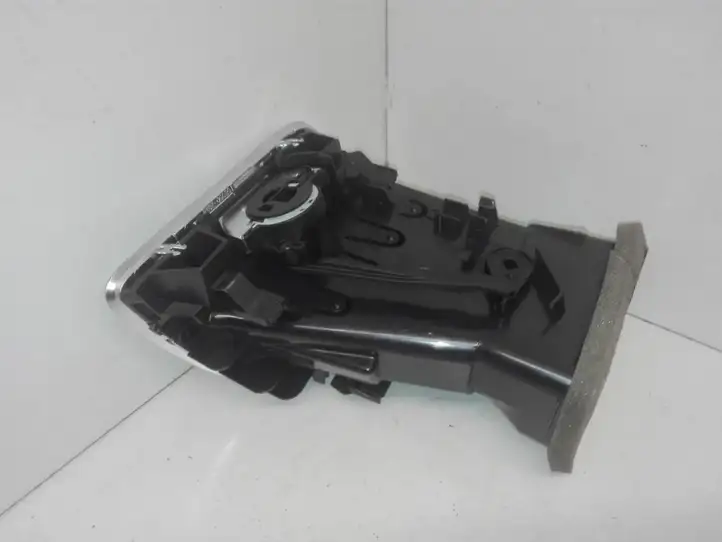 Audi Q3 (2014 - 2018)  8U2820901D Боковая воздушный дефлектор