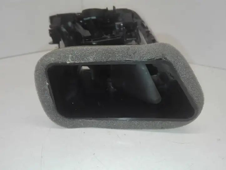 Audi Q3 (2014 - 2018)  8U2820901D Боковая воздушный дефлектор