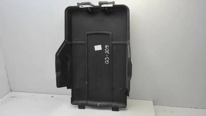 Audi Q3 8U (2011 - 2014) 3C0915443A Крышка ящика аккумулятора — фото 2