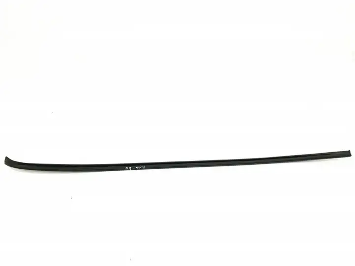 Volkswagen PASSAT B6 (2005 - 2010) 3C0854328B Накладка стоек лобового стекла — фото 2