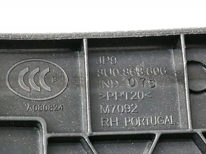 Audi Q3 8U (2011 - 2014) 8U0868606 Обшивка стойки D нижняя — фото 4