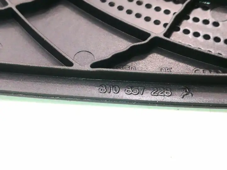 Audi A5 8T 8F (2007 - 2011) 8T0857228A Накладка бокового динамика — фото 4