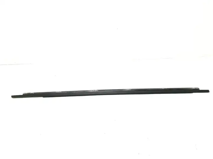 Volkswagen Golf V (2003 - 2009) 1K4837477 Накладка стоек лобового стекла — фото 1