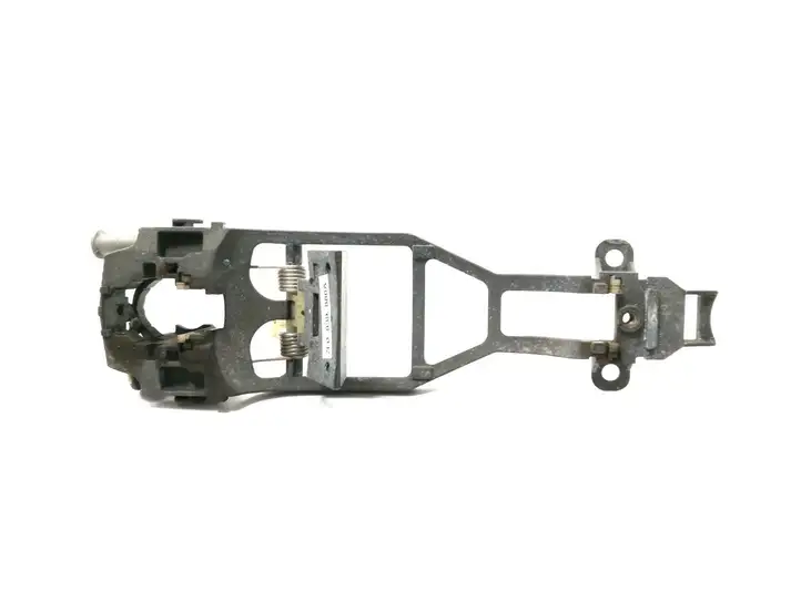 Volkswagen Touareg I (2002 - 2010) 7L0839886A Крепление наружной ручки передней двери — фото 3