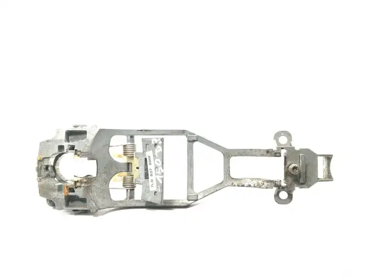 Volkswagen Touareg I (2002 - 2010) 7L0837886F Крепление наружной ручки передней двери — фото 1