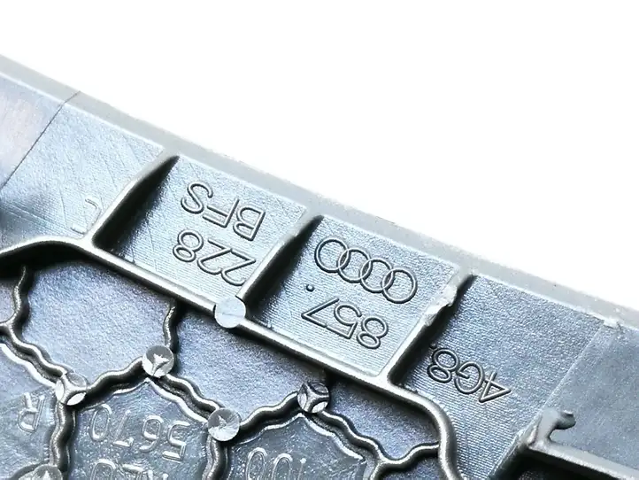 Audi A7 S7 4G (2010 - 2014) 4G8857228 Накладка бокового динамика — фото 4