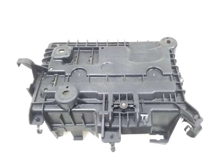 13235642 Opel Corsa D Dangtis akumuliatoriaus dėžės