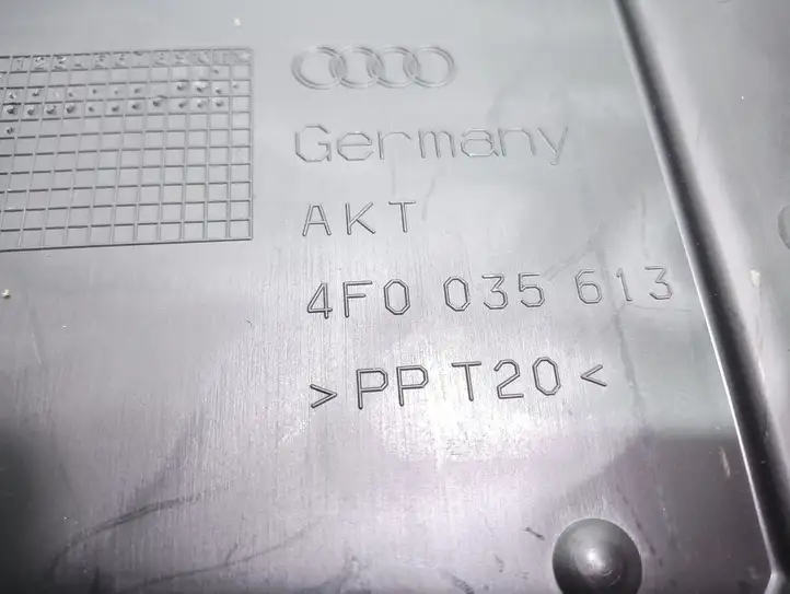 Audi A6 S6 C6 4F (2004 - 2008) 4F0035613 Крышка ящика предохранителей — фото 4