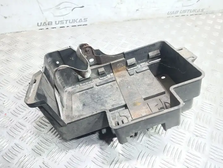 Ford Focus (1998 - 2004) 98AB10723 Площадка аккумулятора — фото 1