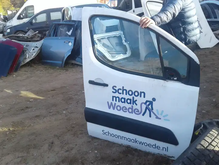 Peugeot Partner (2008 - 2012)   Дверь