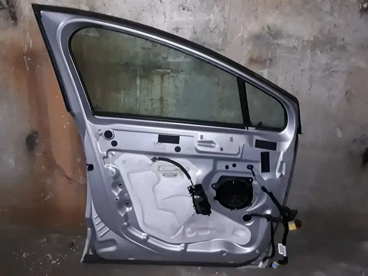 Peugeot 5008 (2009 - 2013) Дверь — фото 2