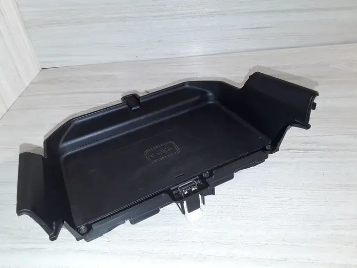 BMW M5 F90 (2017 - 2019) 83145001 Модуль беспроводной зарядки — фото 2