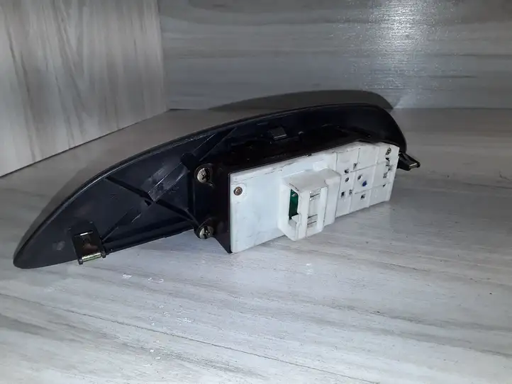 Toyota Yaris (1999 - 2003) 0115030 Блок кнопок стеклоподъемников — фото 2