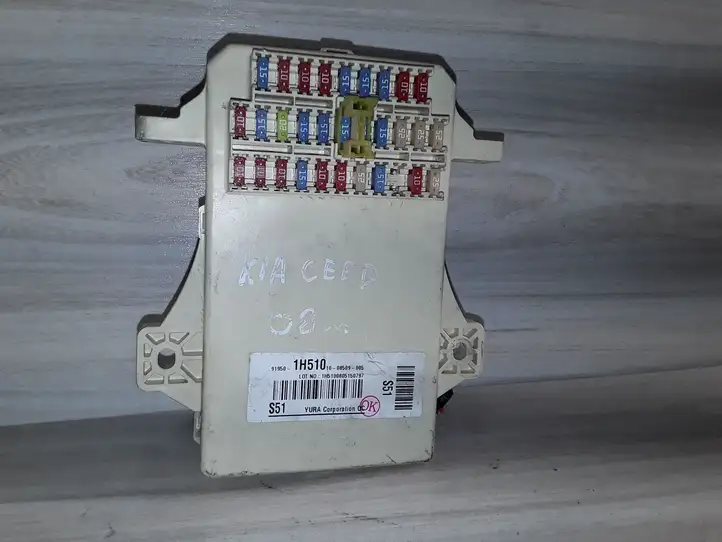 Kia Ceed (2006 - 2010)  919502H500 Блок предохранителей