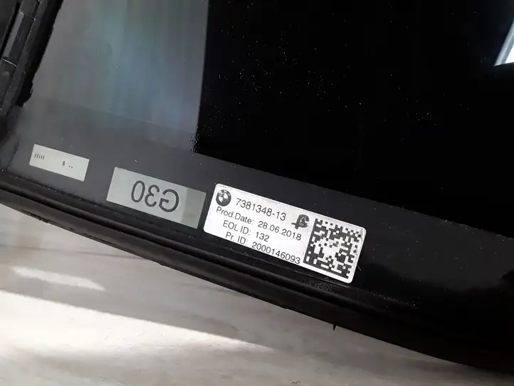 BMW M5 F90 (2017 - 2019) 738134813 Форточка двери — фото 4