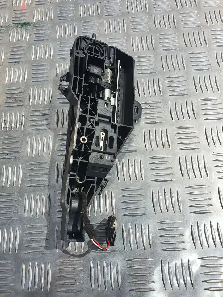 Renault Captur (2013 - 2020) Наружная ручка двери — фото 2