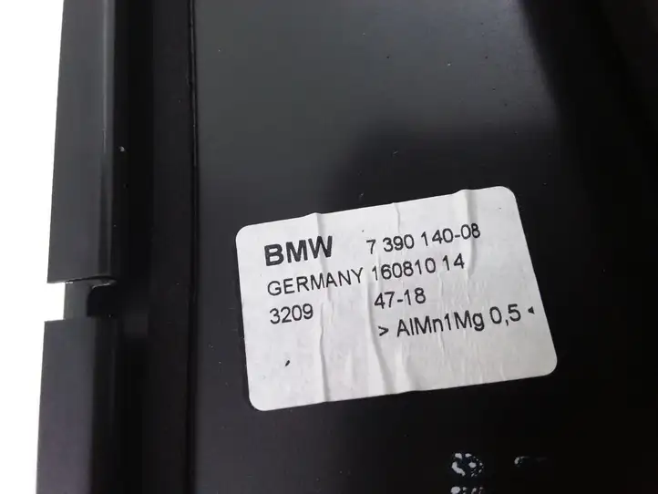 BMW 5 G30 G31 (2016 - ) 7390140 Накладка стекла задней двери — фото 3