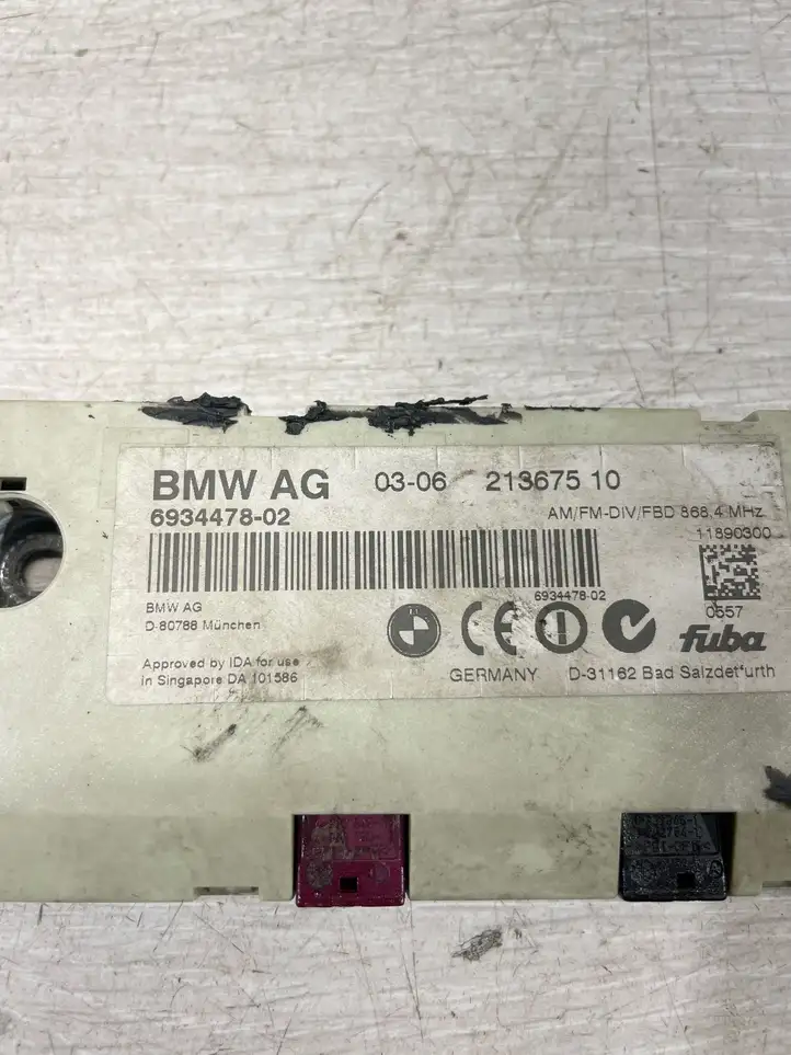 BMW 5 E60 E61 (2004 - 2010) 6934478 Усилитель антенны — фото 7