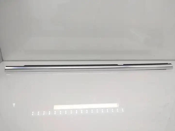 Mercedes-Benz EQC (2018 - ) A2937302728 Уплотнитель стекла задней двери — фото 2