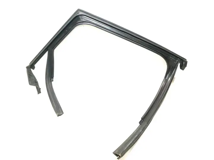 Audi A6 allroad (2012 - 2014)  4G9839439 Уплотнительная резина стекла задней двери