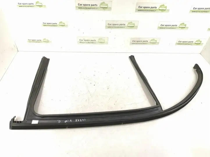Mercedes-Benz CLA C117,X117,W117 (2013 - 2019) Уплотнитель стекла задней двери — фото 3
