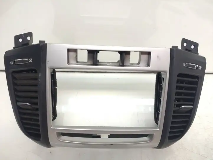 Hyundai Santa Fe (2005 - 2009) 974202B000 Центральный воздушный дефлектор — фото 1