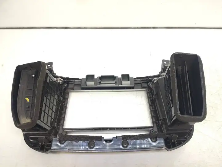 Hyundai Santa Fe (2005 - 2009) 974202B000 Центральный воздушный дефлектор — фото 5