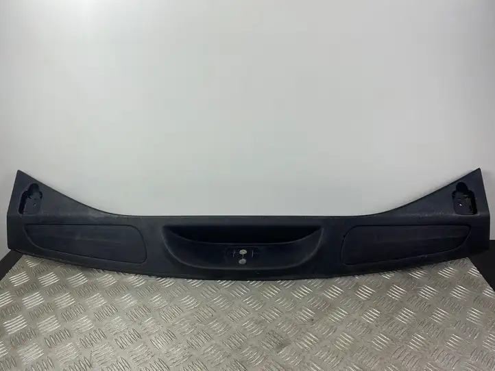 Jeep Grand Cherokee (2010 - 2021) Внутренняя отделка заднего порога — фото 1