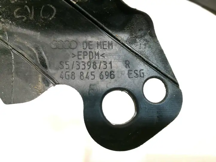 Audi A7 (2010 - 2014)  4G8845696 Уплотнительная резина стекла задней двери