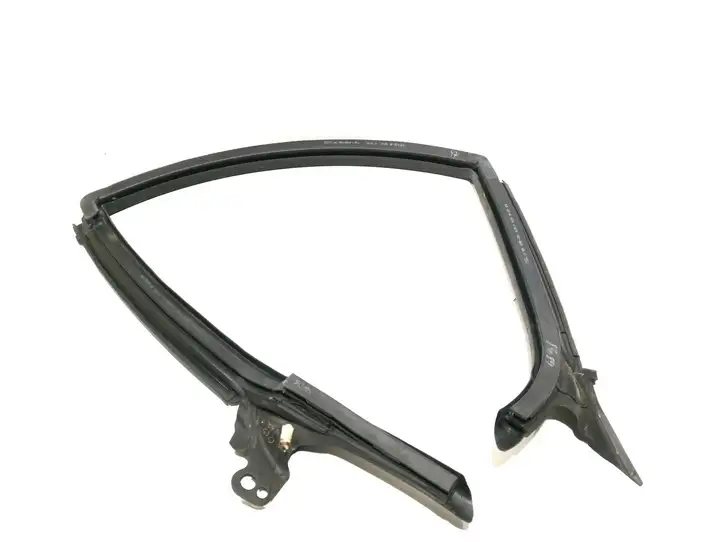 Audi A7 (2010 - 2014)  4G8845696 Уплотнительная резина стекла задней двери