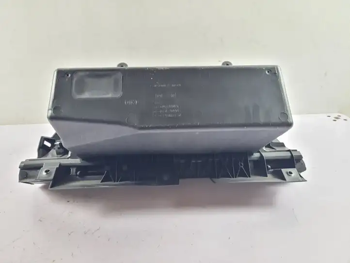 Nissan Pathfinder R52 (2013 - 2016) 681029PF0A Вещевой ящик — фото 2