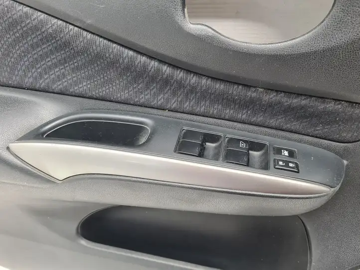 Nissan Note (E12) (2014 - 2018) 809113VW0A Обшивка передней двери — фото 2