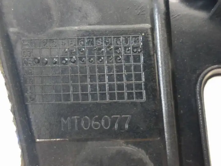 Hyundai i30 (2007 - 2012) U05F0548 Центральная отделка панели приборов — фото 6