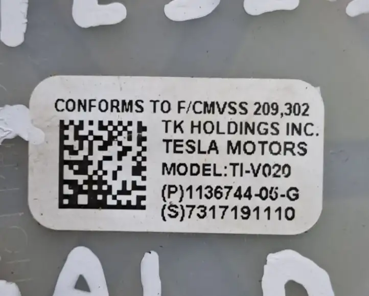 Tesla Model X (2015 - 2021) 113674405G Задний ремень безопасности — фото 7