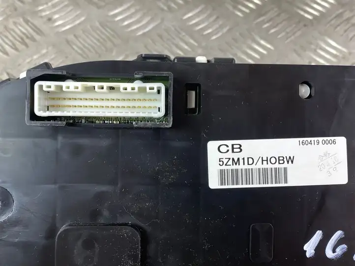 Infiniti QX80 (2017 - )   Спидометр (приборный щиток)