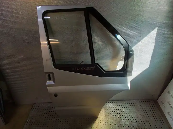 Ford Transit (2006 - 2013) Дверь — фото 1