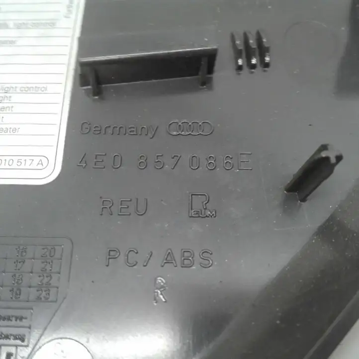 Audi A8 S8 D3 4E (2005 - 2007) 4E0857086E Боковая отделка панели приборов — фото 3