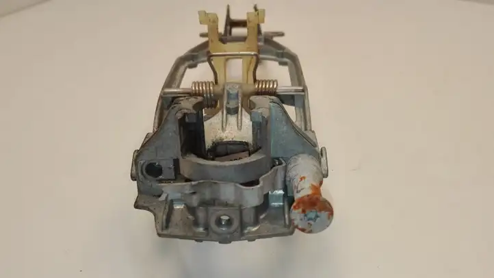 Volkswagen Touareg I (2002 - 2010)  7L0839886B Крепление для наружной ручки задней двери