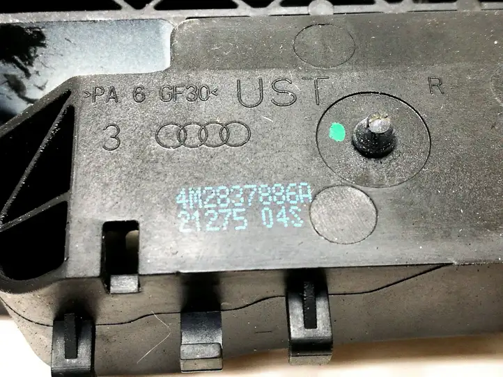 Audi Q7 4M (2015 - ) 4M2837886A Крепление наружной ручки передней двери — фото 3