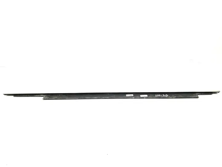 Audi Q5 SQ5 (2008 - 2012) 8R0853764C Накладка стекла задней двери — фото 2